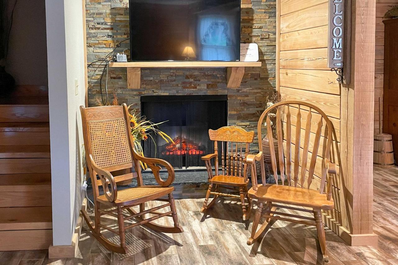 Quiet Hollister Cabin Walk To Lake Taneycomo Екстер'єр фото